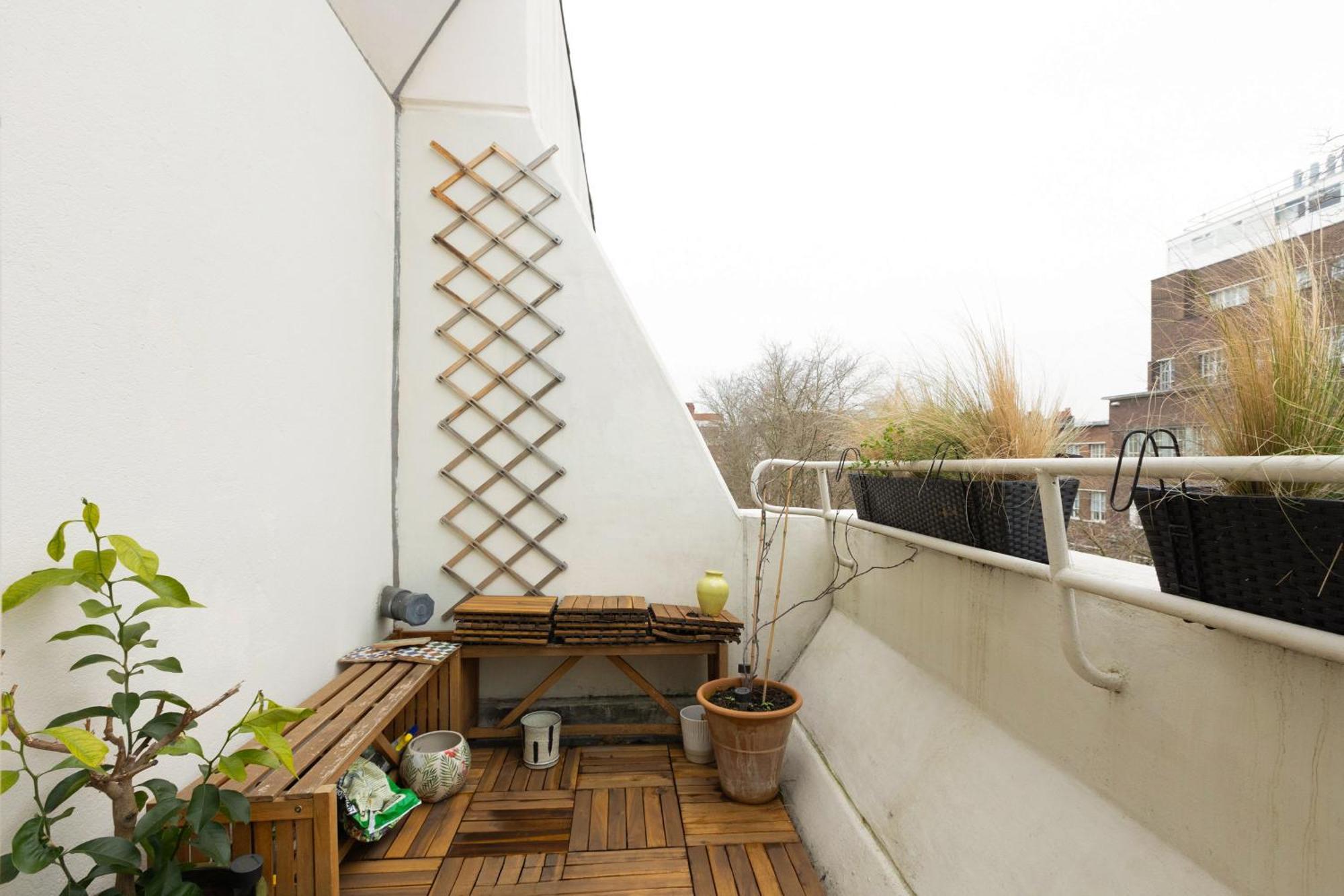 Bright 1br With Balcony, * Londra