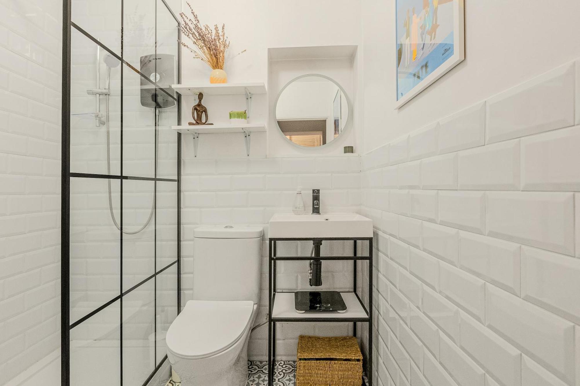 Bright 1br With Balcony, Appartamento *