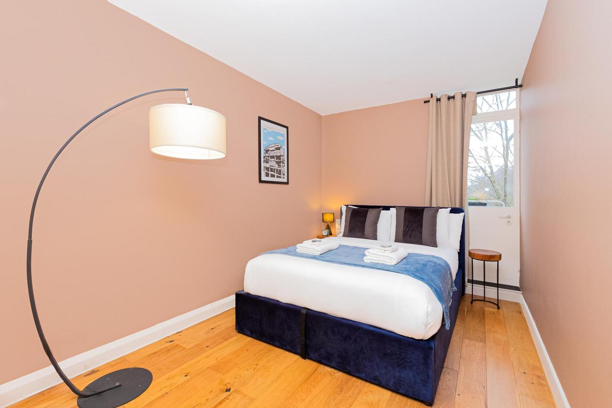 Bright 1br With Balcony, Appartamento *